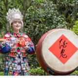 似与不似之间,醉与不醉之间 《霸蛮就喝酒鬼酒》系列续写齐白石的湖湘乡情