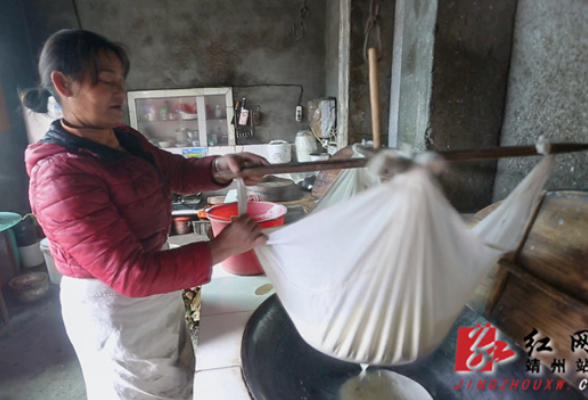 靖州：传统工艺做豆腐 留住舌尖上的记忆