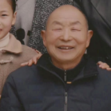 退伍老兵离世后，锁在木匣子里的“秘密”被发现了 