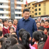 好老师要“捧着一颗心来，不带半根草去” 总书记对教师殷殷关怀寄厚望 