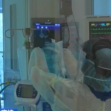 国际锐评丨美国这个最大病毒传播国该公开疫情数据了!