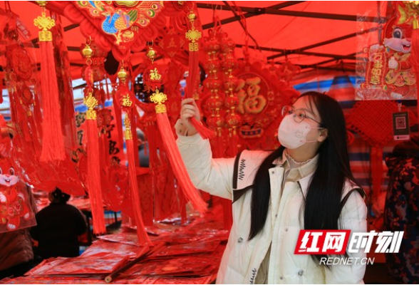 新春走基层丨春节临近年味浓 靖州年货市场购销忙