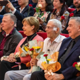 特写：百岁飞虎队老兵的一首《友谊地久天长》