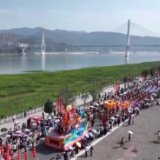 “国风”也浪漫 各地“五一”活动表演轮番登场