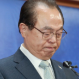 韩国釜山市长自曝性骚扰女员工 含泪宣布辞职