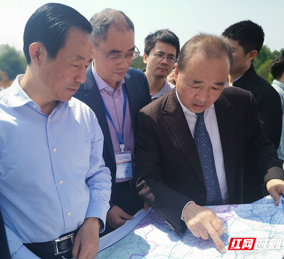 许达哲了解项目设计、投资、施工周期等相关情况。