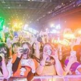 骂战、人肉、私生、集资……饭圈怪象为何愈演愈烈？