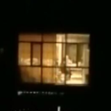 妈妈深夜狂吼式辅导孩子学习 网友：一人训娃全小区受教育