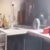 儿子为表孝心给父亲做早饭 却点燃了厨房...