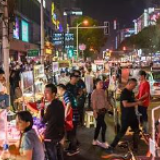 摆地摊走红后股民急了：怎么摆？摆哪儿？多公司回应