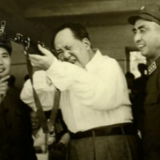 党史上的今天：1964年6月15日，毛泽东观看“大比武”