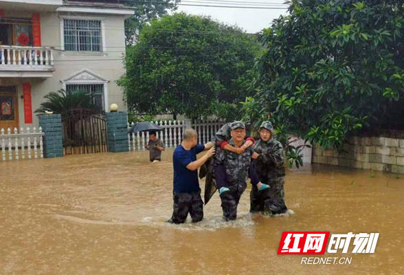 中方县：党员干部冲在前 滔滔洪水映初心