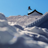 苏翊鸣飞檐走壁的“雪长城” 蓝本取自山海关
