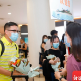 海南，我们来了！50位抗疫英雄及40多位网媒记者陆续抵达海口