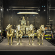 世界级“豪车” 秦陵铜车马起驾换车库