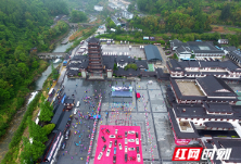 为将湖南人拉进景区，禹新荣、虢正贵、欧阳斌客串网红直播