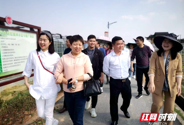 代表故事︱代表路过，“一把熊抱”救了轻生男子