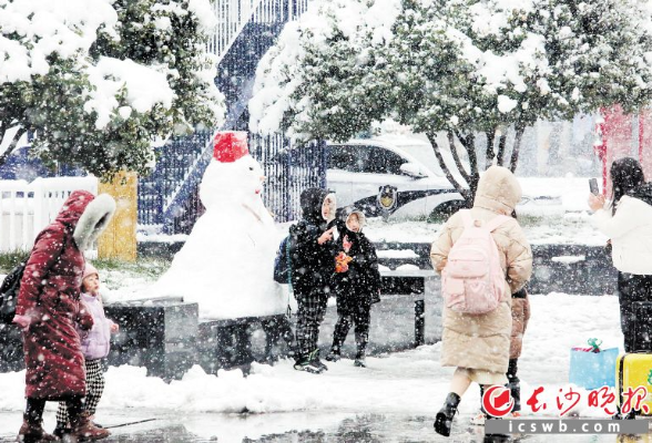 雪中景 暴雪里的长沙温度