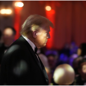 将赦免“国会山骚乱”事件被告？特朗普给出时间表