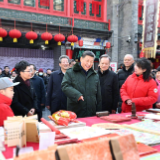 习近平春节前夕在天津看望慰问基层干部群众