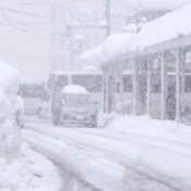 日本连日强降雪，多地积雪厚度超4米