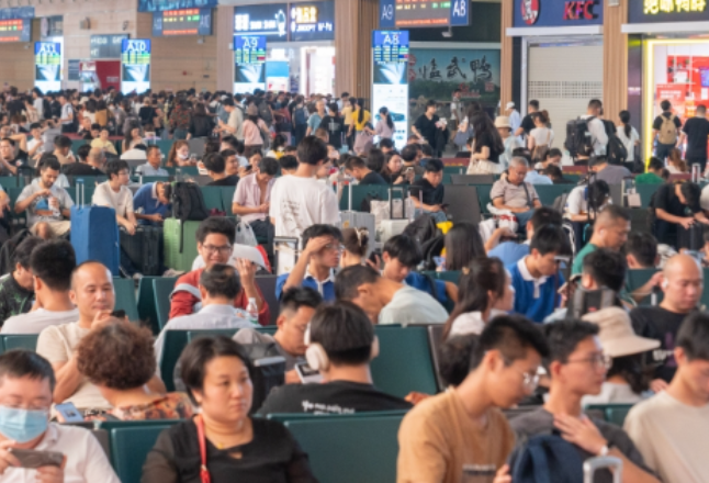 “五一”小长假长沙南站预计发送旅客152.6万人次