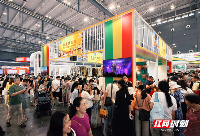组图｜鼓声、咖啡香、笑脸迎宾客——中非经贸博览会“圈粉”长沙人！