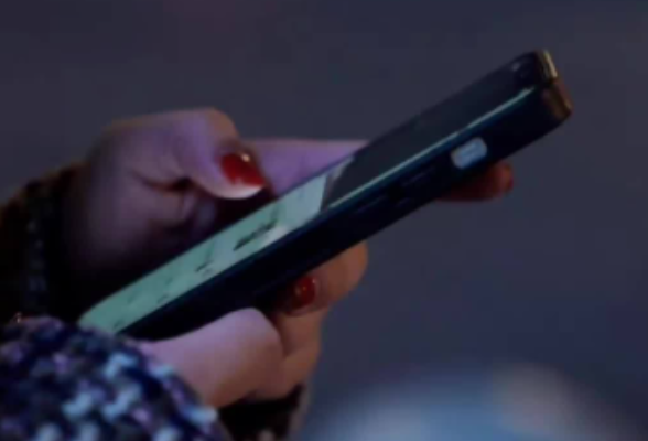 19岁女孩挪用1700万打赏主播：款项能否追回？各方责任如何界定？