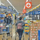 关税政策一周年，美国经济遭遇多重反噬