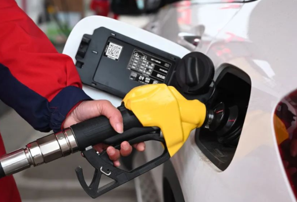 湖南油价上调，92号汽油每升8.84元，下一轮调价窗口将在4月21日24时开启