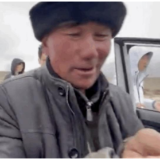 亮出党员徽章的牧民大叔,找到了!