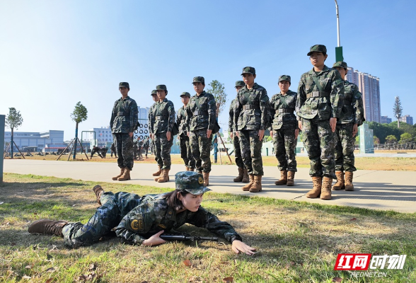 视频 | 看武警湖南总队新兵团的“花木兰”入营一个半月来的变化