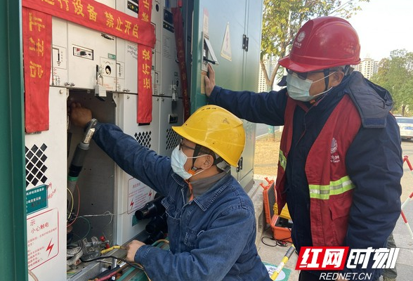 备战春节保电丨娄星区供电为电缆做“诊疗”