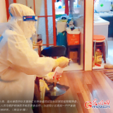 一起守“沪”丨齐心战“疫” 连云港医疗队支援上海核酸检测