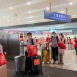 广西医疗队乘首趟南宁援沪专列抵达上海