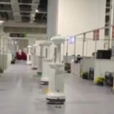 上海战疫看点 | 消毒机器人活跃在上海抗疫一线