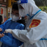 (上海战疫录)上海警方严守复商复市安全关