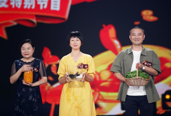 大国粮仓共同守护 院士天团和农民朋友共享“家乡味道”