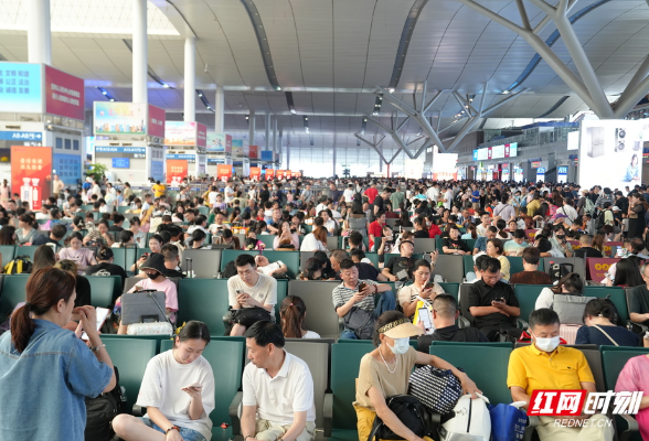 最火爆暑运：广铁发送旅客破亿，长沙南站发送旅客达903.6万