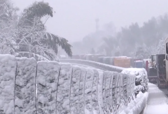 常德打赢冰雪天气避险保安攻坚仗