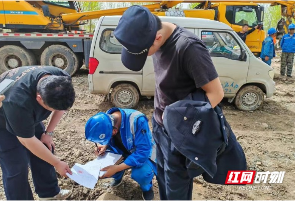 十余省万里路 执行干警一“执”在路上