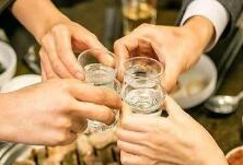 连续饮酒三天，长沙年轻设计师腹痛难忍险丧命