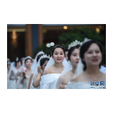 战“疫”情侣 集体婚礼