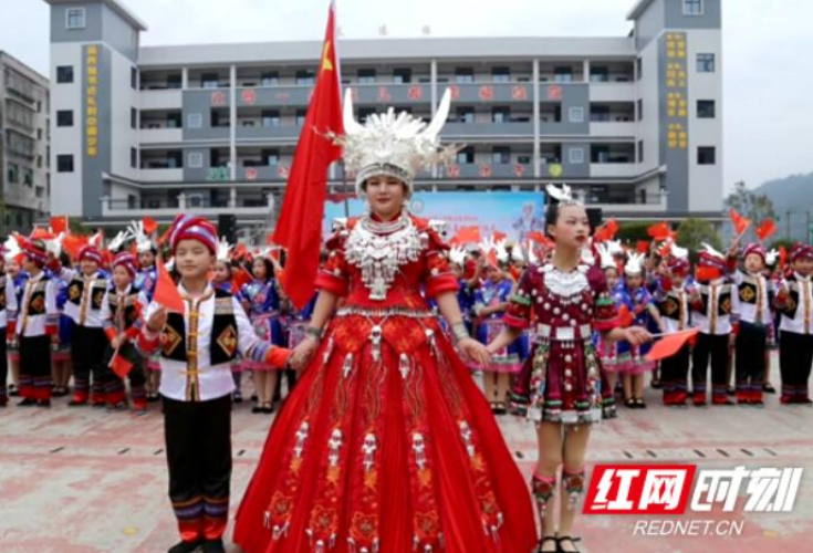 阿苗千千民族艺术馆苗侗文化传承基地挂牌成立