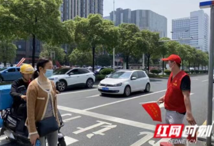 长沙驾驶员注意：不礼让斑马线，罚发朋友圈