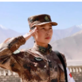 “我给他们带糖吃,让他们心里是甜的。”