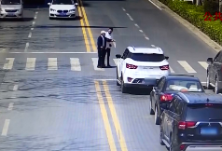 很慢很慢很慢……但是都在等