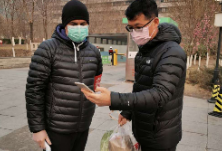 一位“洋志愿者”眼中的社区防疫