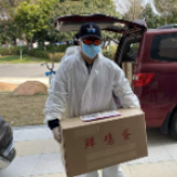 逆行中的体育志愿者