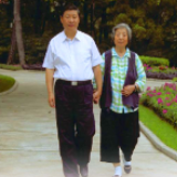 习近平与母亲的6个瞬间
